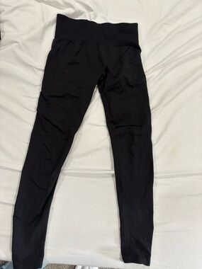 HALARA Black High-Waist Ribbed Leggings